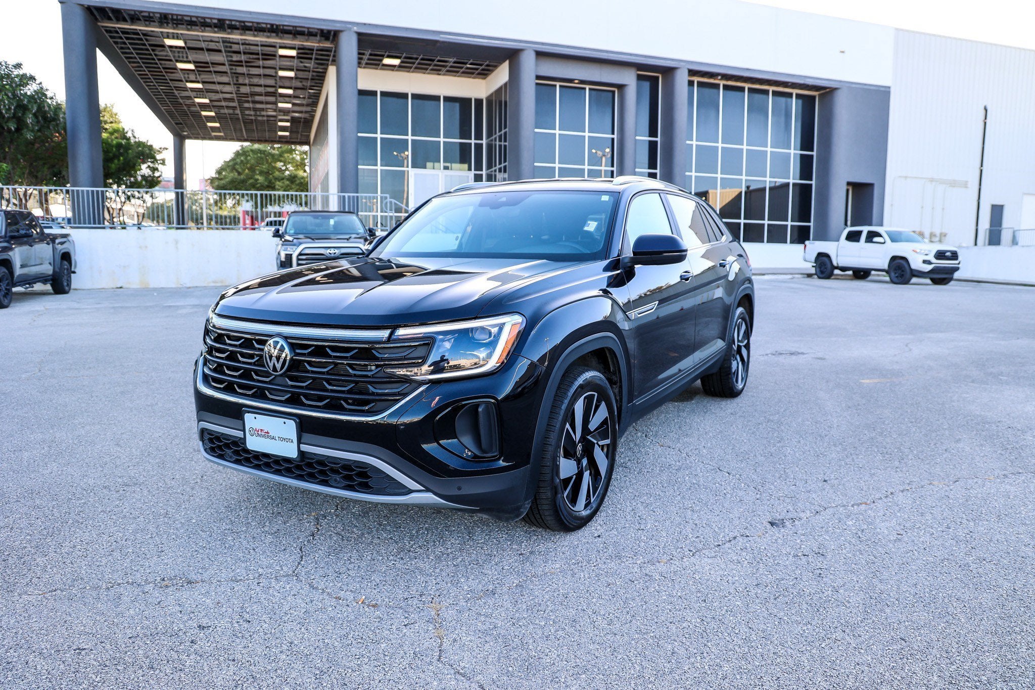 2025 Volkswagen Atlas Cross Sport 2.0T SE w/Technology