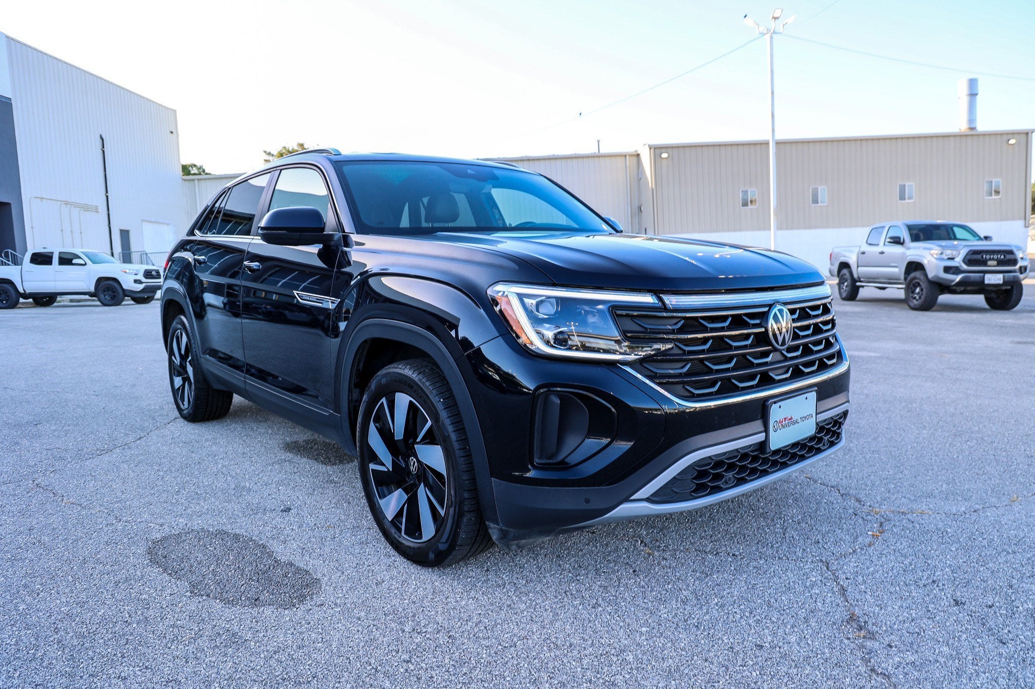 2025 Volkswagen Atlas Cross Sport 2.0T SE w/Technology