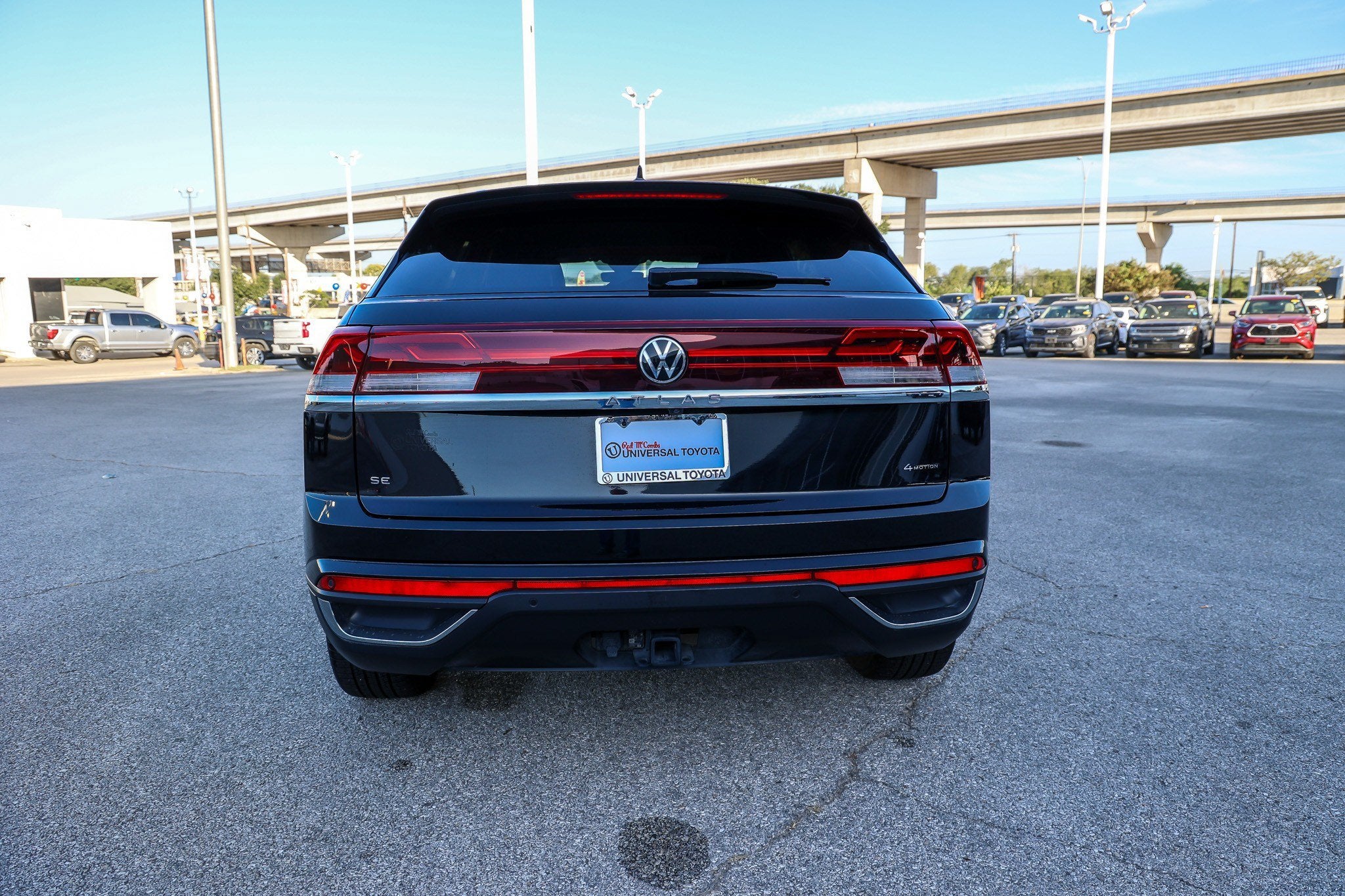 2025 Volkswagen Atlas Cross Sport 2.0T SE w/Technology