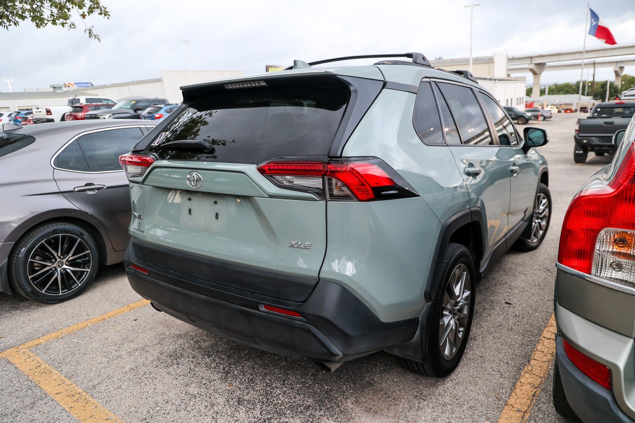 2023 Toyota RAV4 XLE Premium