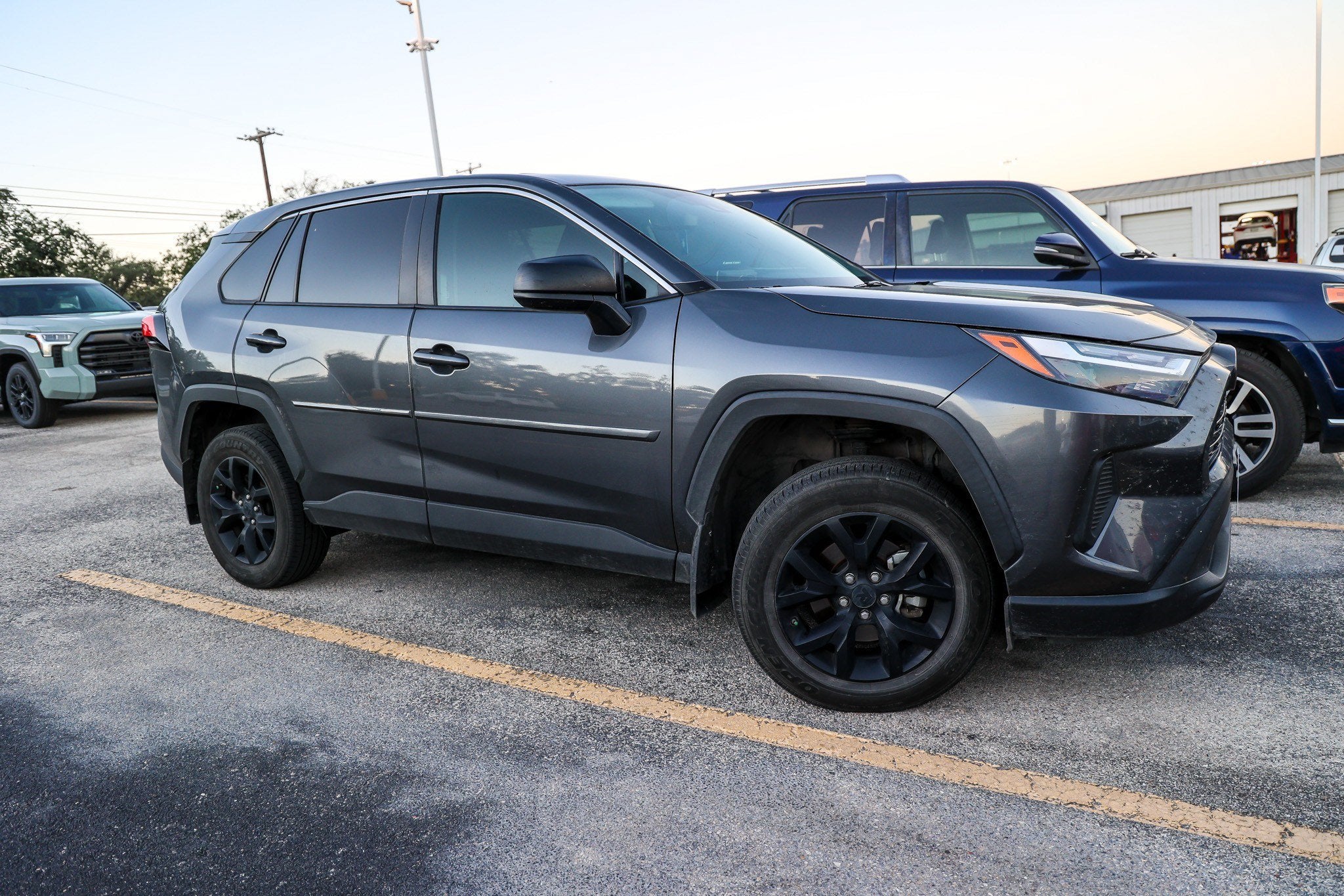 2024 Toyota RAV4 LE