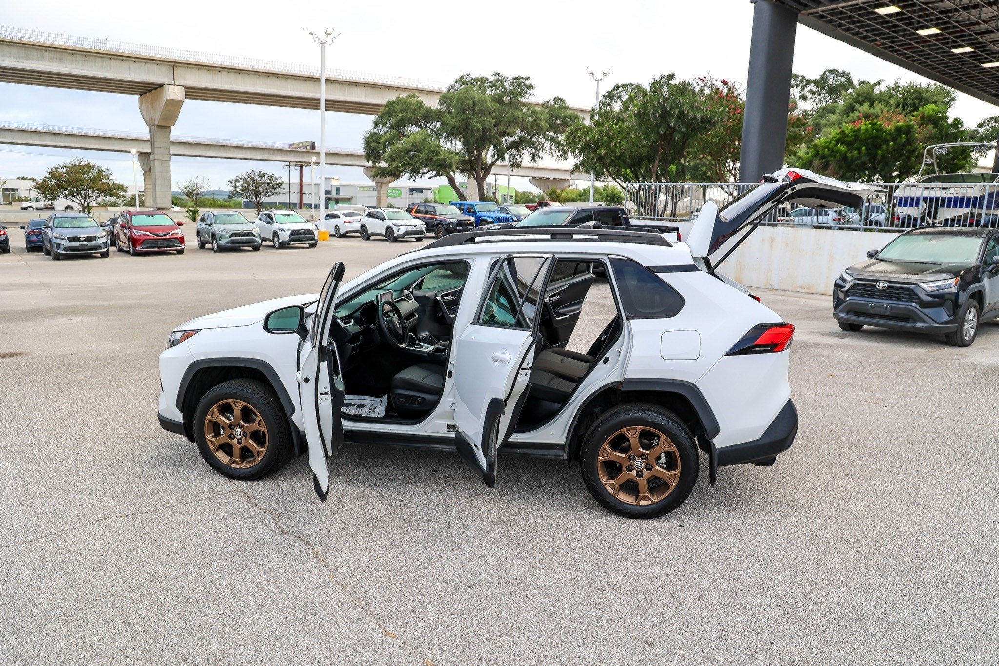 2023 Toyota RAV4 Hybrid Hybrid XLE