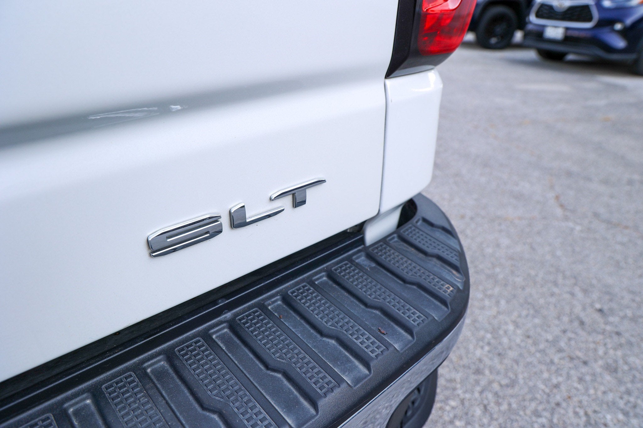 2024 GMC Sierra SLT