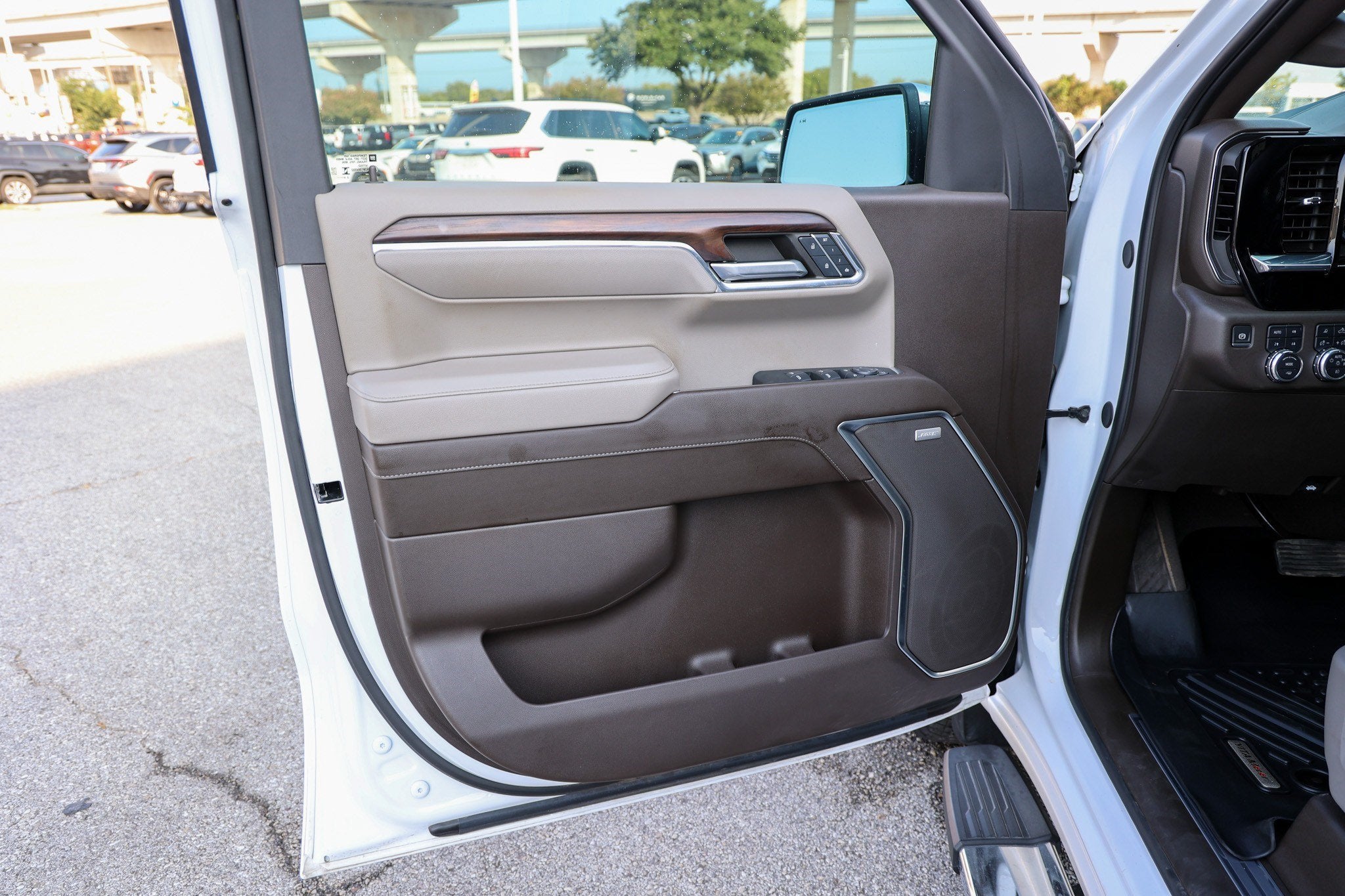 2024 GMC Sierra SLT