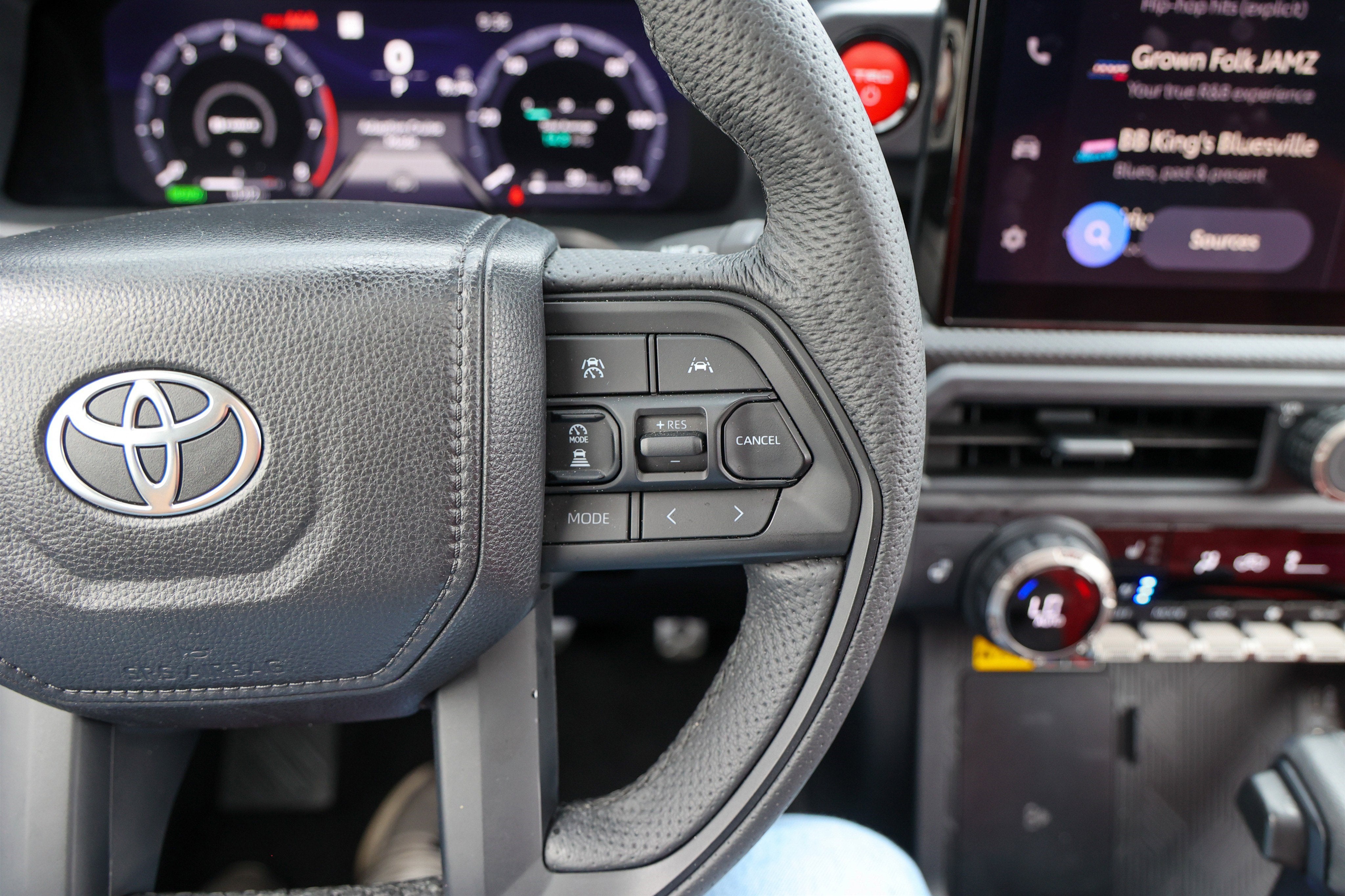 2025 Toyota Tacoma i-FORCE MAX TRD Pro Hybrid