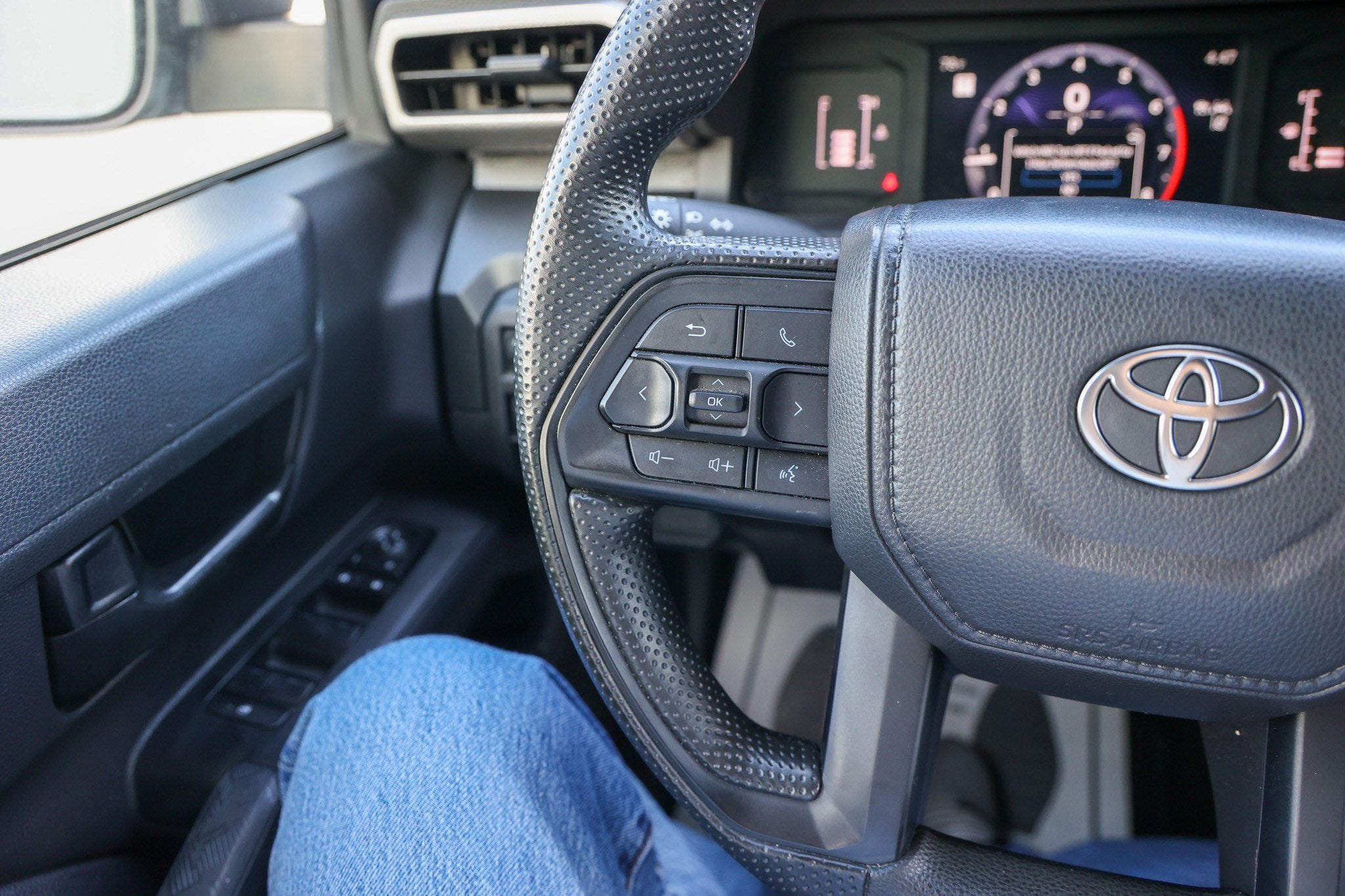 2025 Toyota Tacoma SR