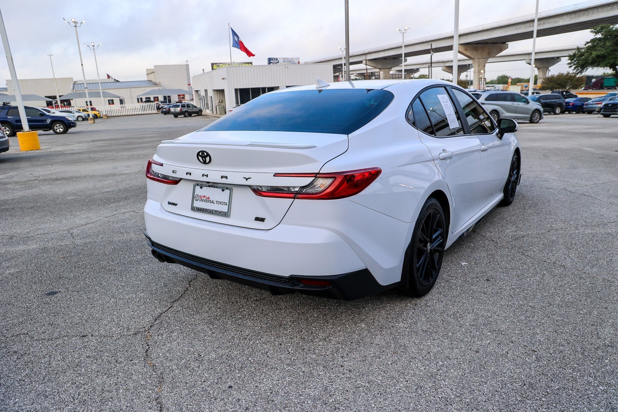 2025 Toyota Camry SE