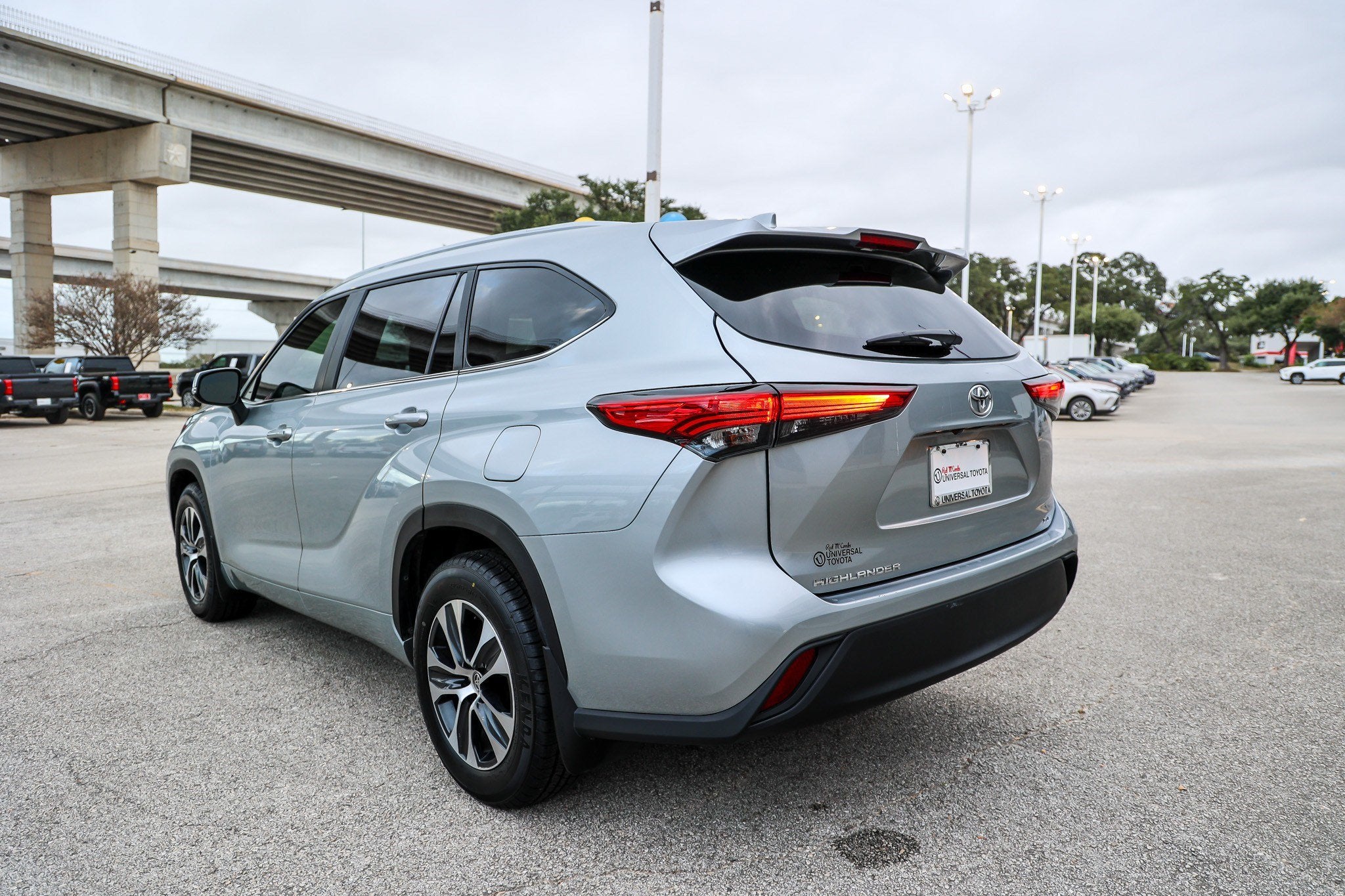 2023 Toyota Highlander LE