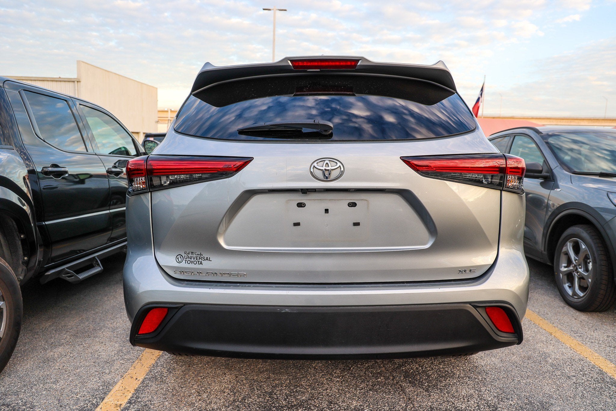 2023 Toyota Highlander LE