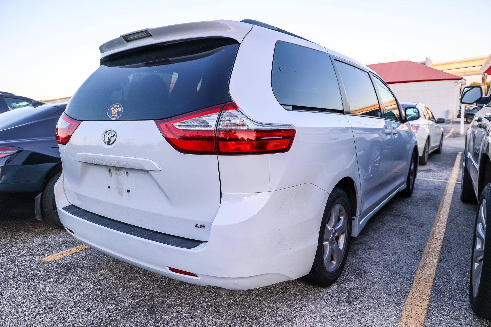 2018 Toyota Sienna LE