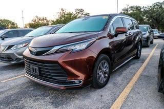 2023 Toyota Sienna XLE