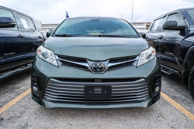 2020 Toyota Sienna XLE