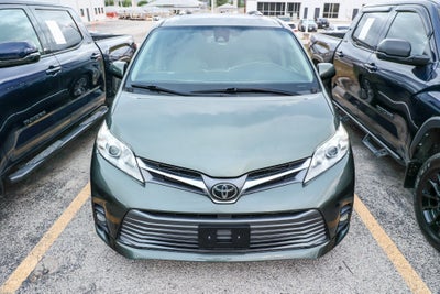 2020 Toyota Sienna XLE