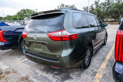 2020 Toyota Sienna XLE