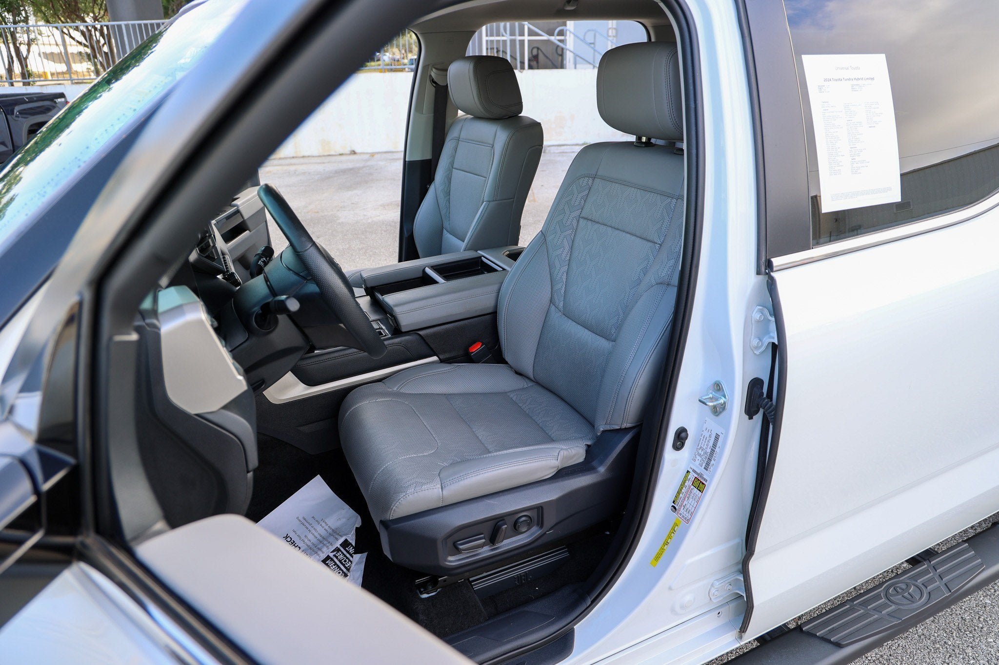 2024 Toyota Tundra i-FORCE MAX Limited Hybrid