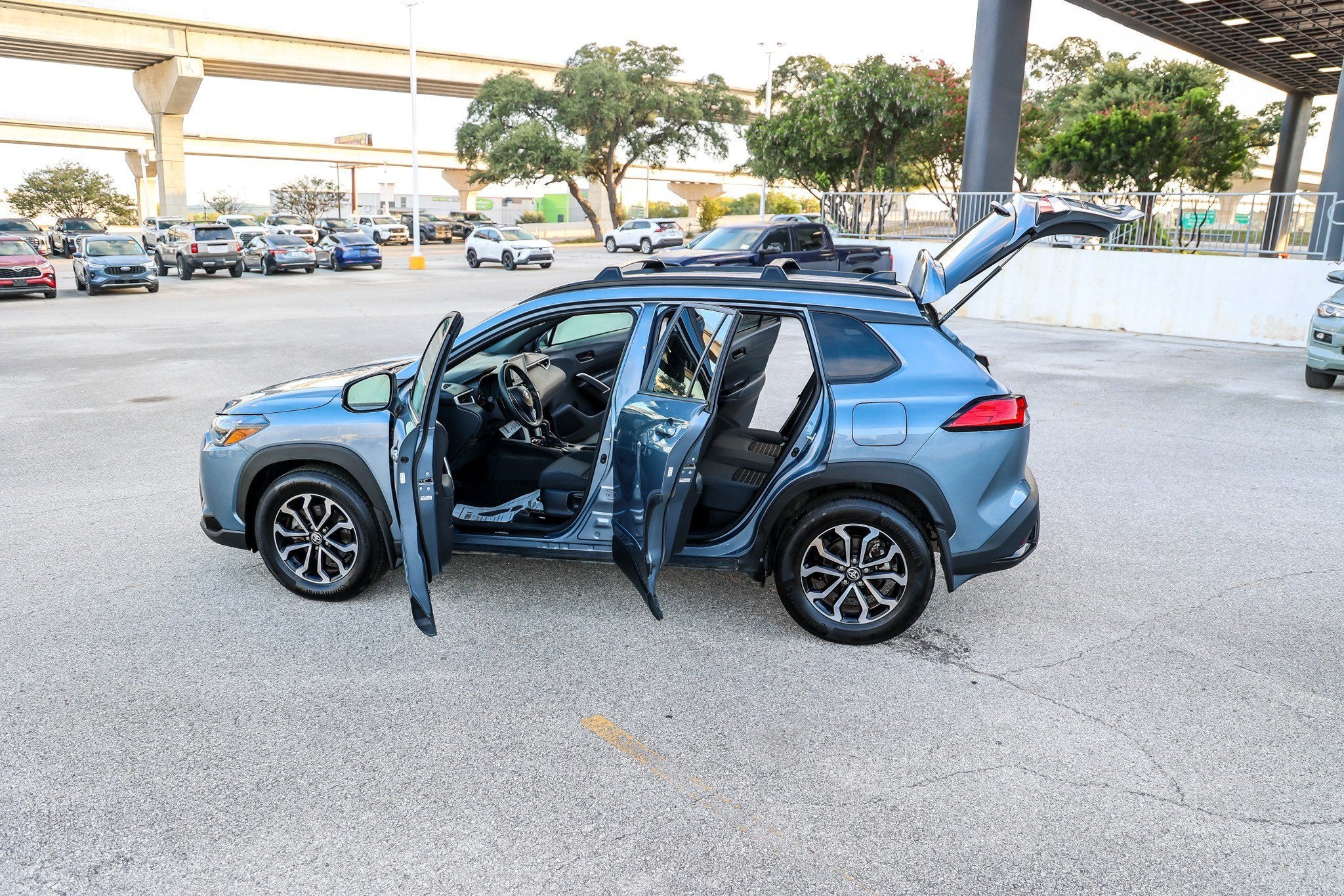 2025 Toyota Corolla Cross Hybrid Hybrid SE