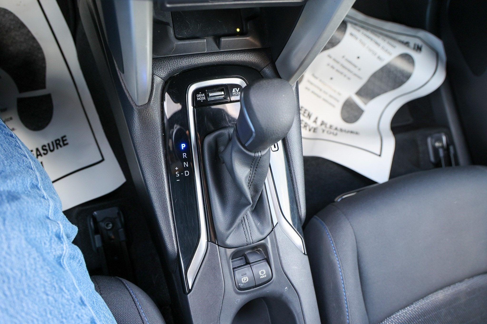 2025 Toyota Corolla Cross Hybrid Hybrid SE