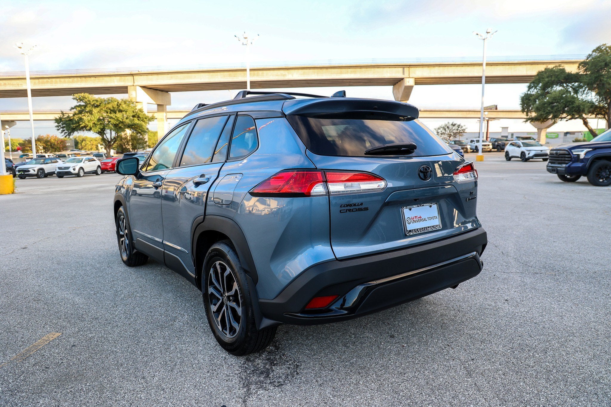2025 Toyota Corolla Cross Hybrid Hybrid SE