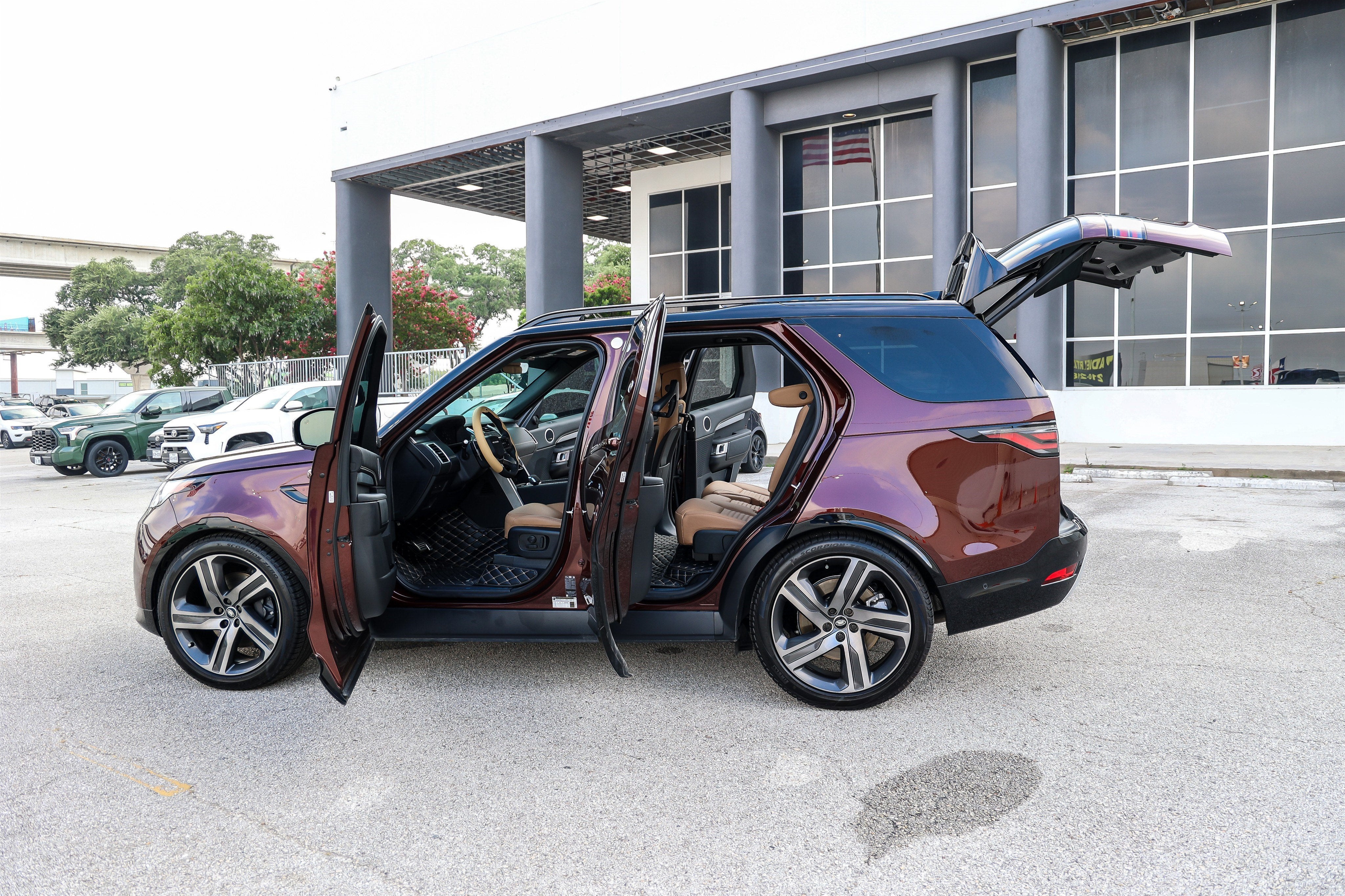 2026 Land Rover Discovery Gemini Edition