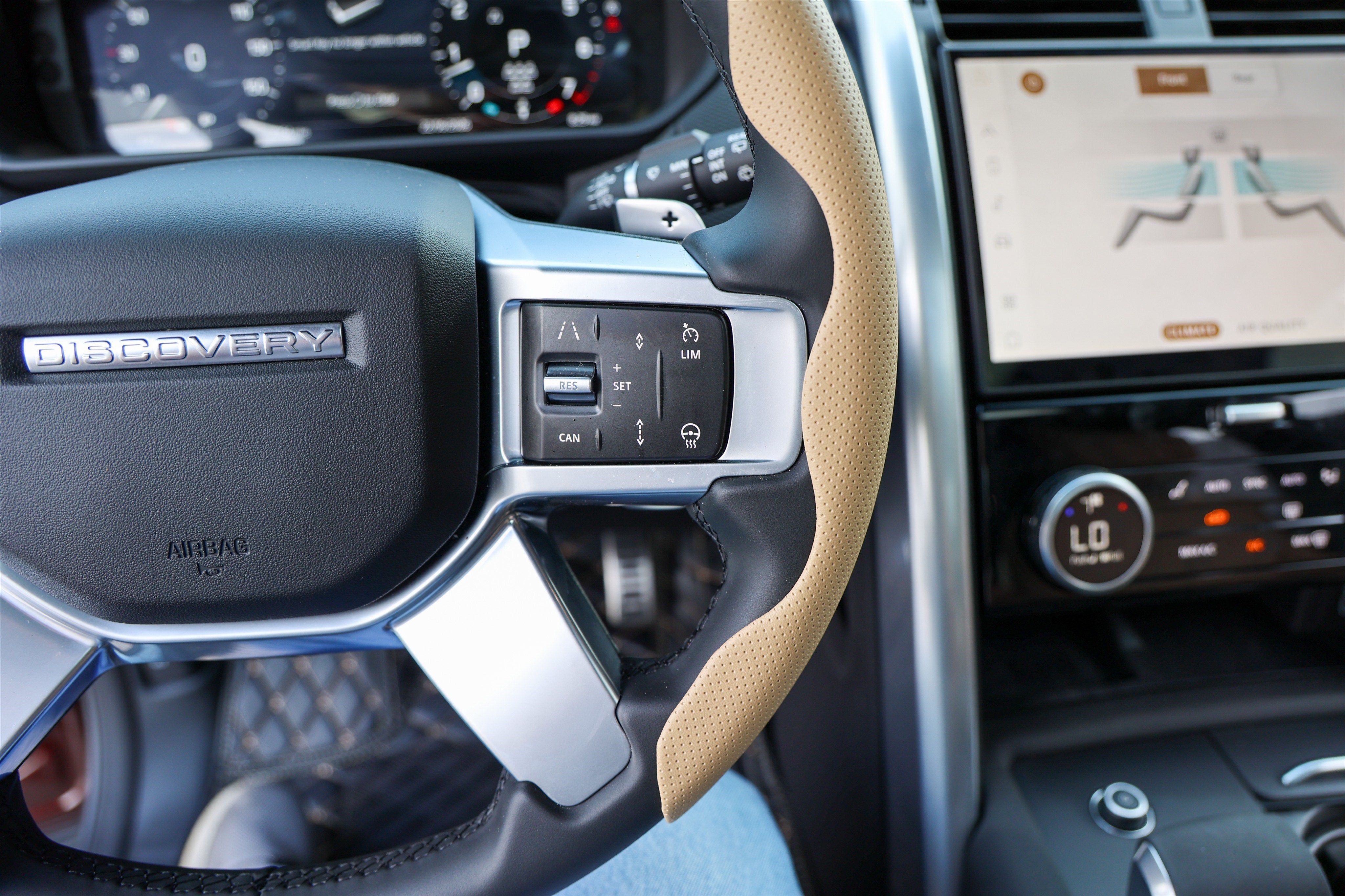 2026 Land Rover Discovery Gemini Edition