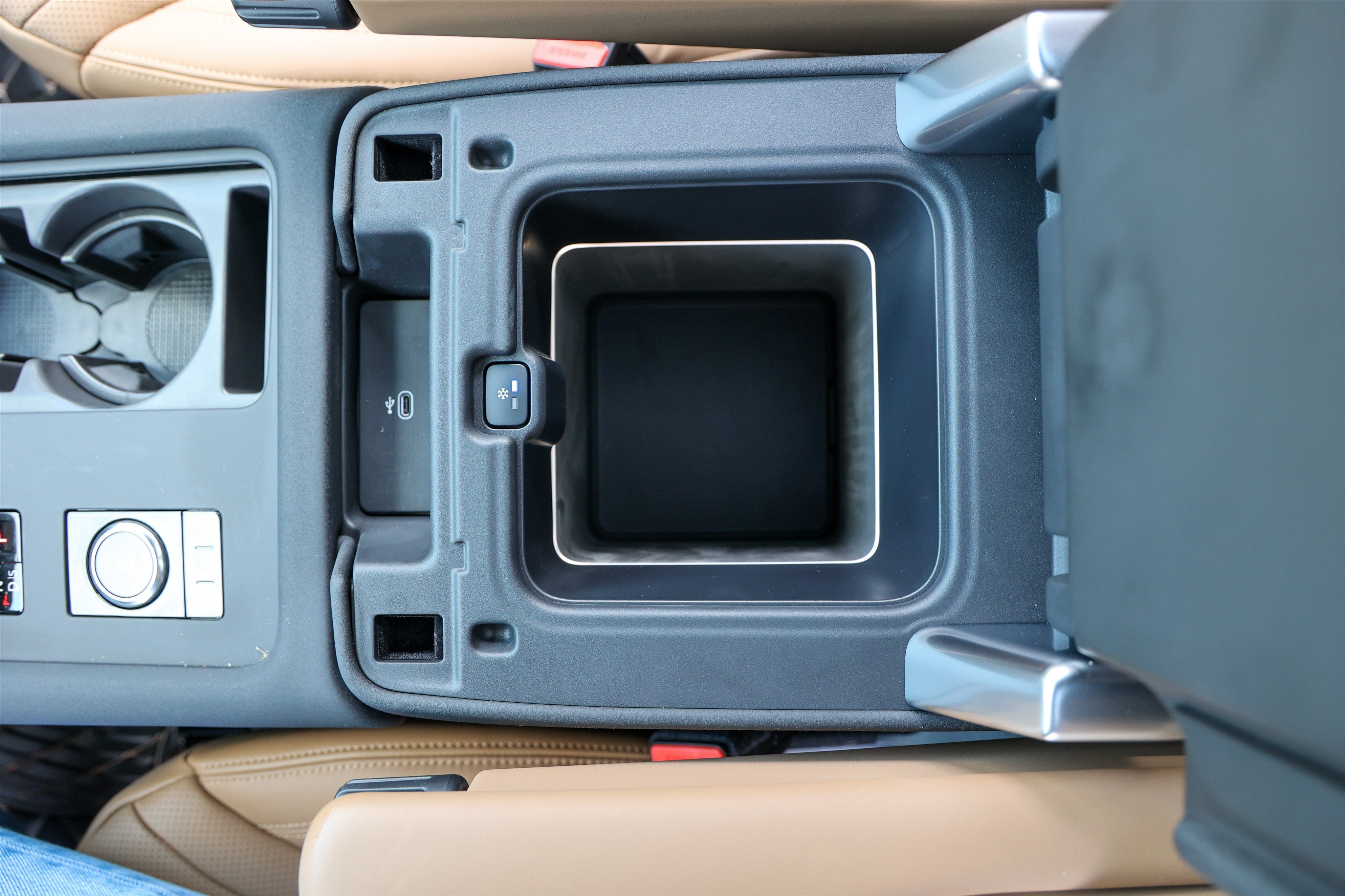 2026 Land Rover Discovery Gemini Edition