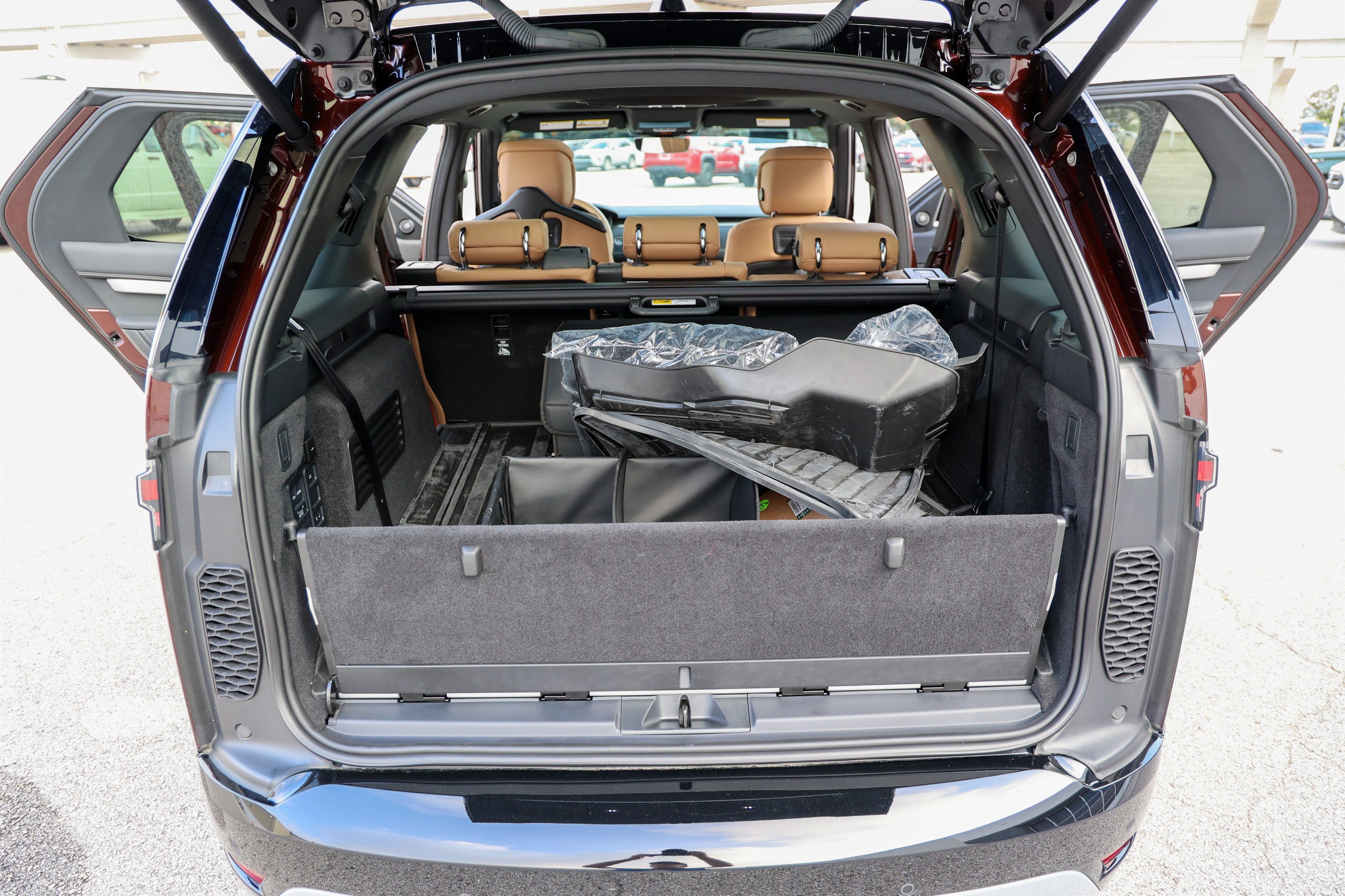 2026 Land Rover Discovery Gemini Edition