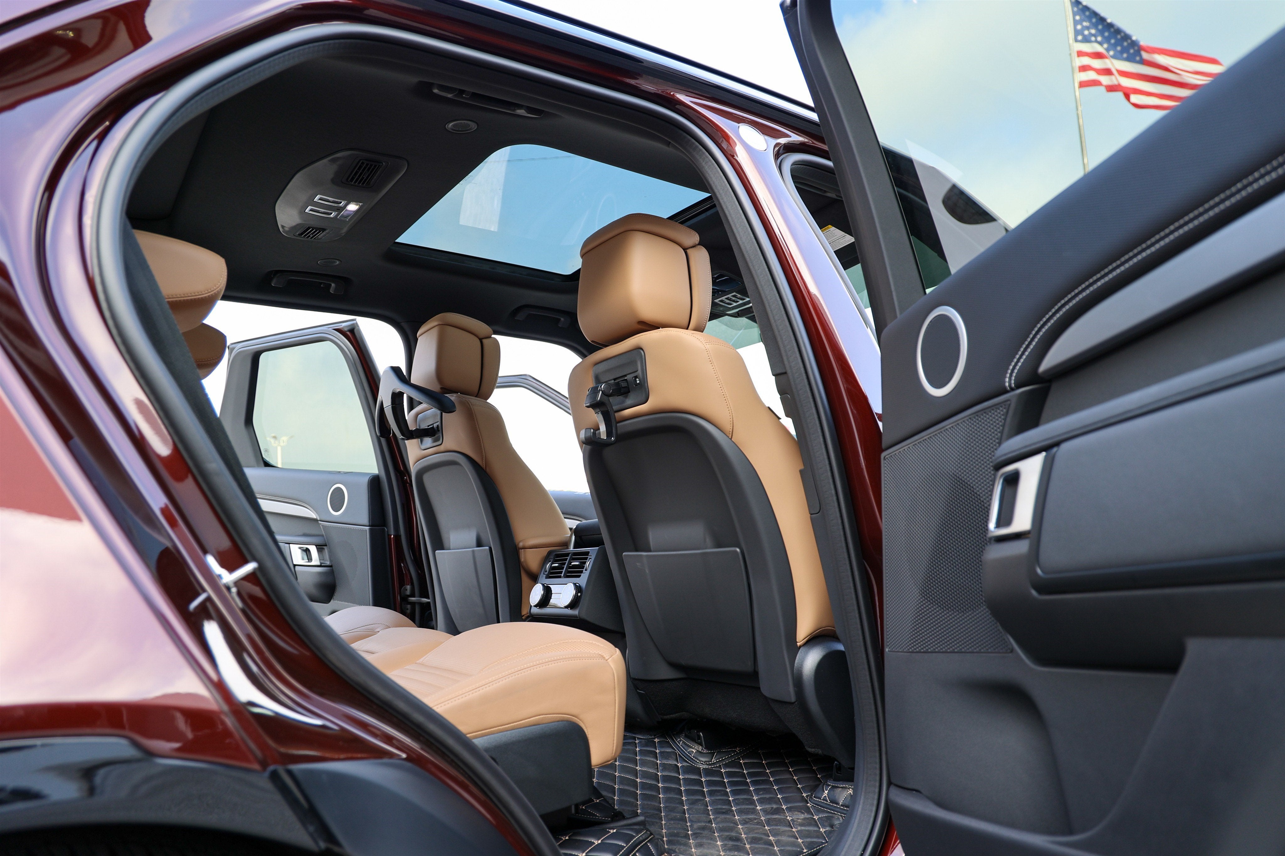 2026 Land Rover Discovery Gemini Edition