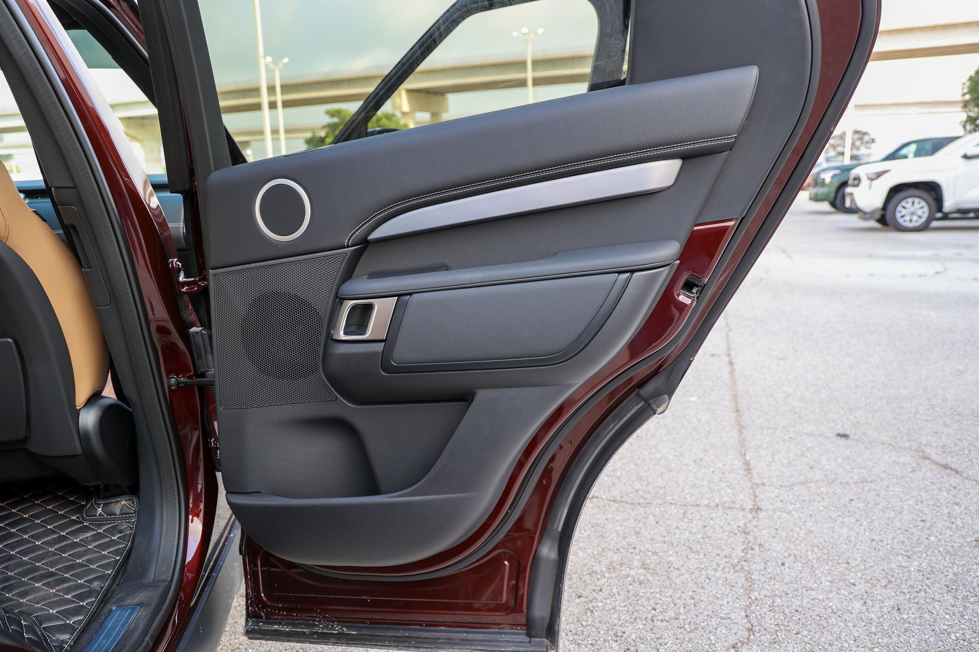 2026 Land Rover Discovery Gemini Edition