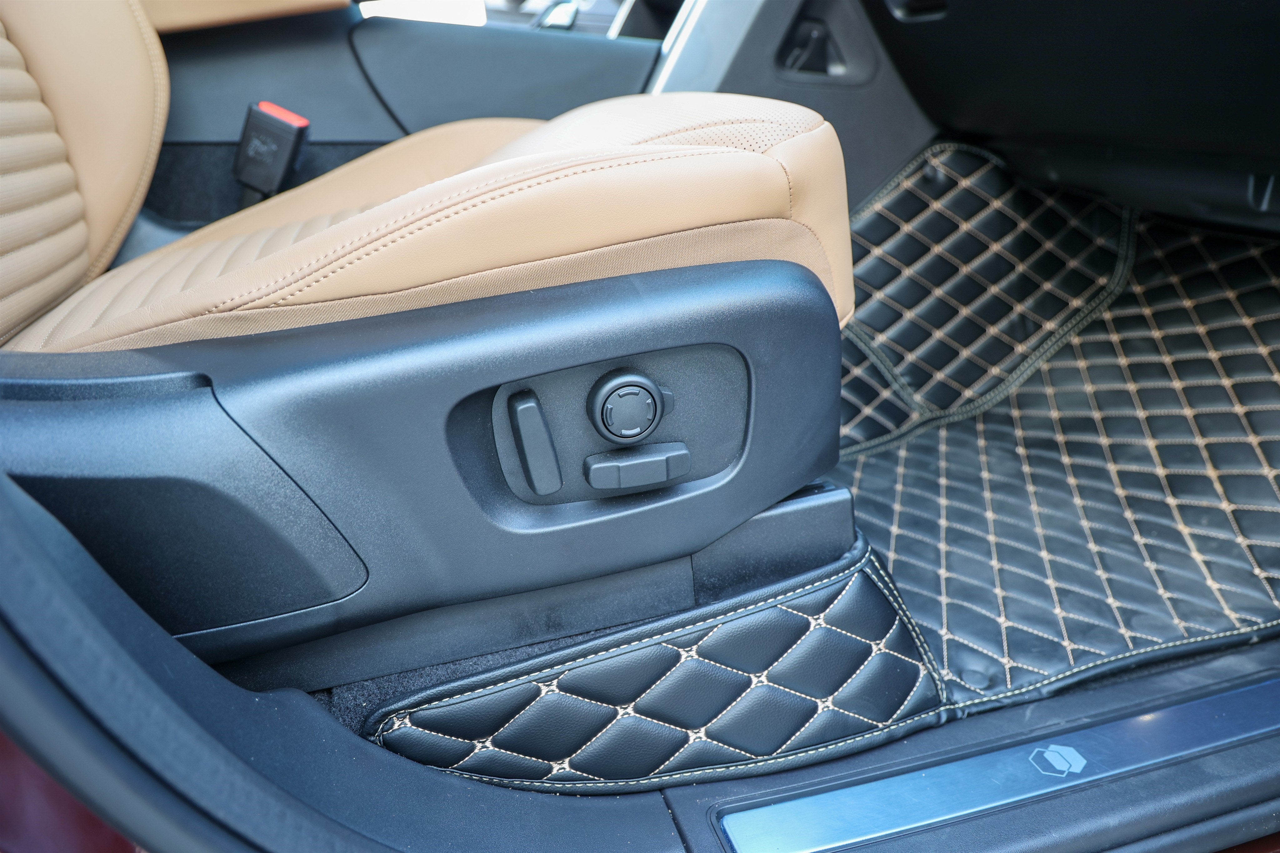 2026 Land Rover Discovery Gemini Edition