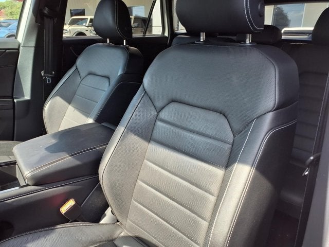 2025 Volkswagen Atlas Cross Sport 2.0T SEL R-Line Black