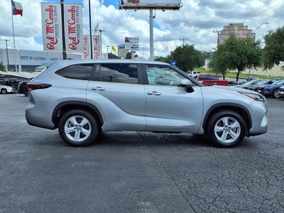 2025 Toyota Highlander LE