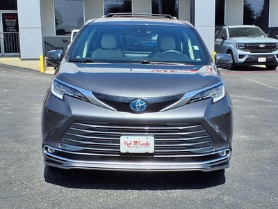 2025 Toyota Sienna Limited