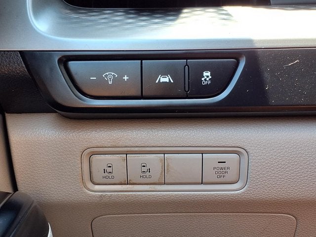 2023 Kia Carnival LX