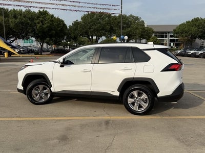 2025 Toyota RAV4 Hybrid XLE