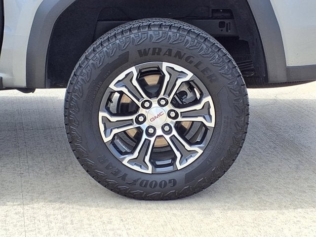 2023 GMC Canyon 4WD AT4