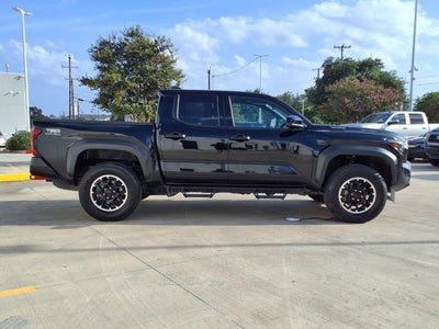 2025 Toyota Tacoma 4WD TRD OFF ROAD HYBR
