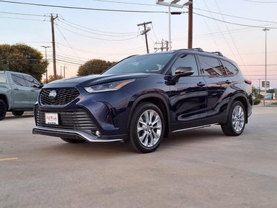 2025 Toyota Highlander LE