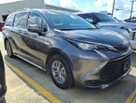 2022 Toyota Sienna LE