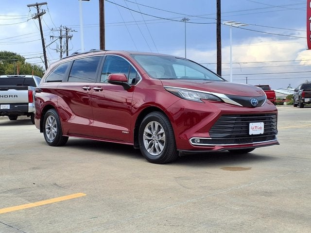 2021 Toyota Sienna XLE
