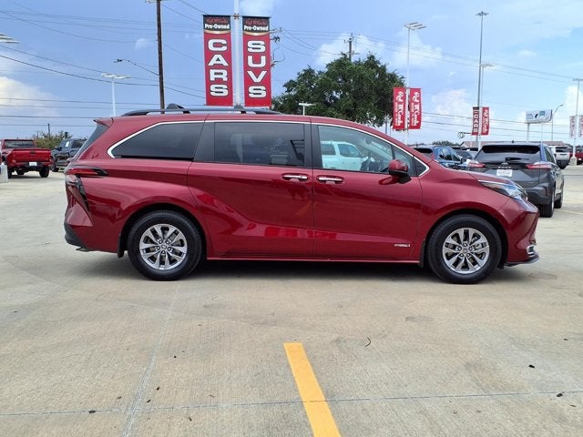 2021 Toyota Sienna XLE