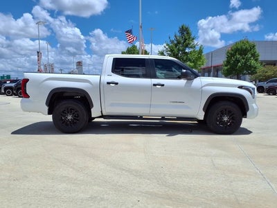 2024 Toyota Tundra 4WD SR5