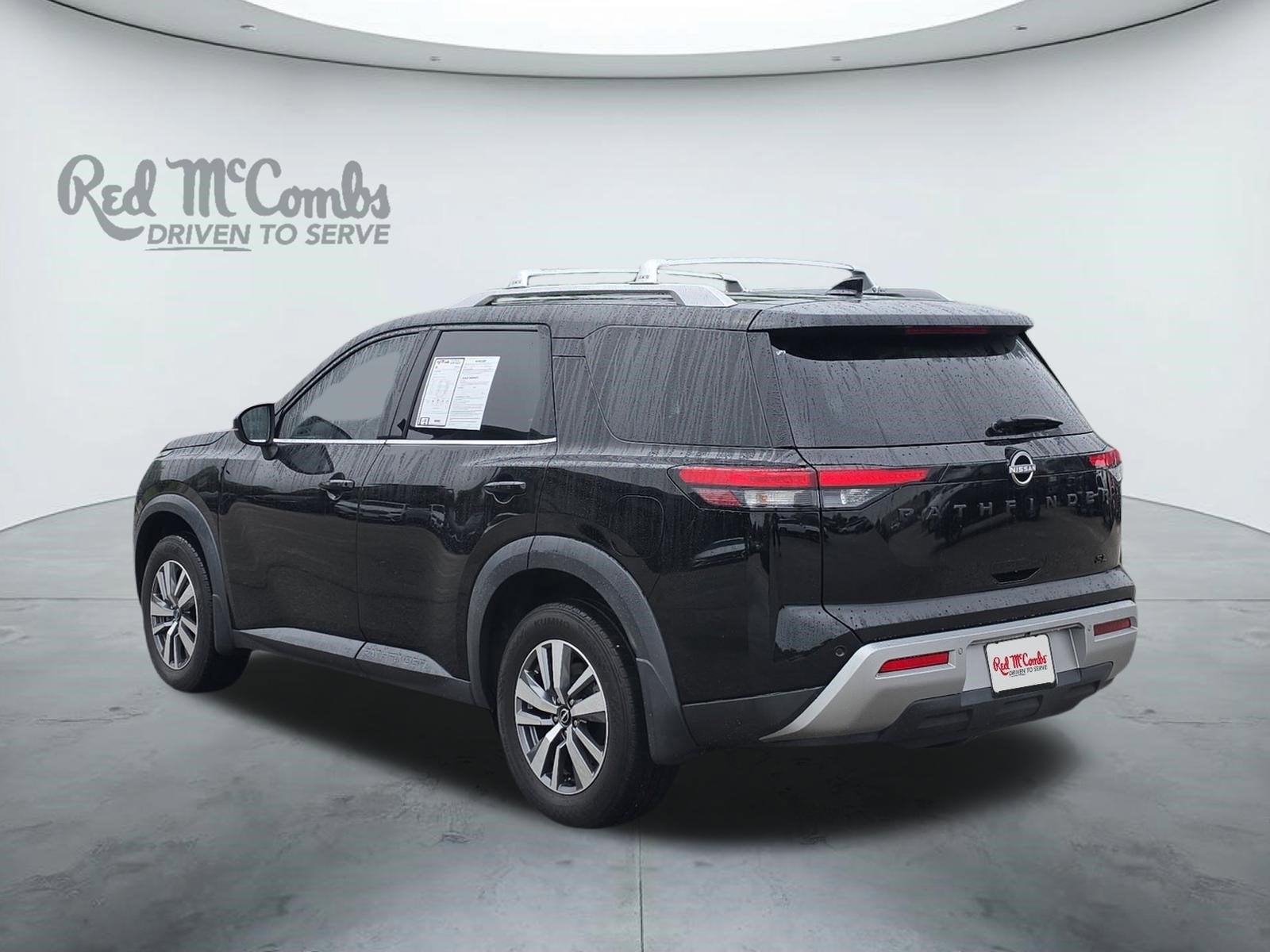 2023 Nissan Pathfinder SL