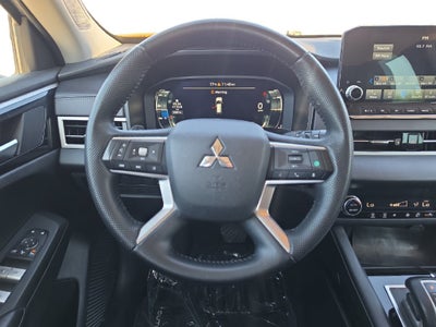 2023 Mitsubishi Outlander SE