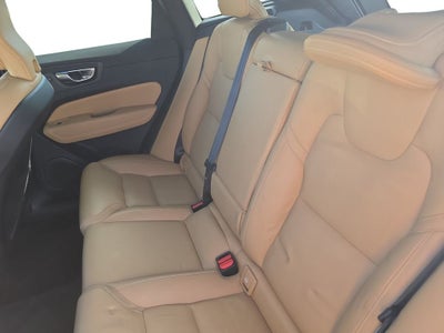 2022 Volvo XC60 B5 Inscription